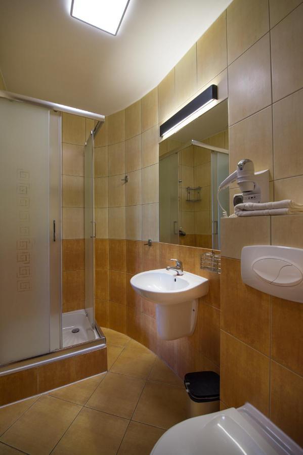 Hotel Ros Pisz Extérieur photo